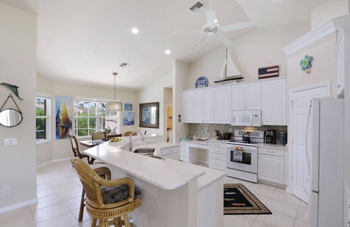 Marco Island House | Tropical Island Retreat! Early check-in/Late check-out! Click 3rd pic for video!