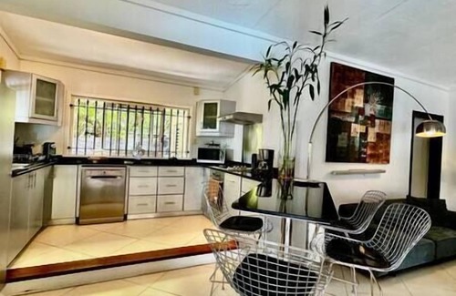 La Preneuse House | Tropical jewel on the heights of La Tourelle