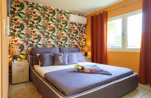 Tanki Leendert Resort | Tropical Oasis Ap.1 Happy Days