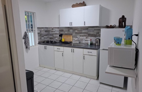 Willemstad Apartment | Tropical palm resort is a nice quiet and safe place to stay with friends or fam
