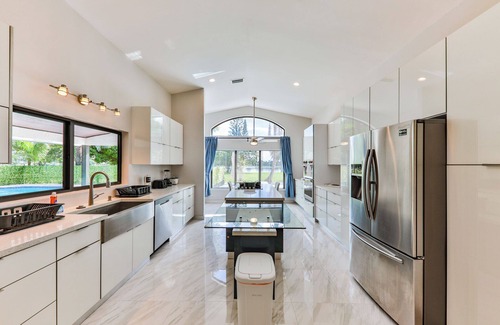 Davie Villa | Tropical Paradise Villa