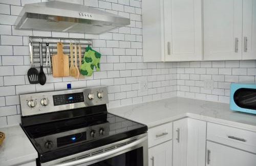 Merritt Island House | Tropical Retreat Near Beaches, Cruise Terminals