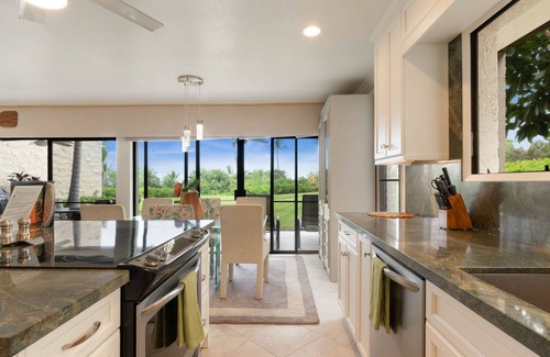 Keauhou Condo | Tropical Seaside Gem with Shared Pool, Hot Tub, & Easy Beach Access