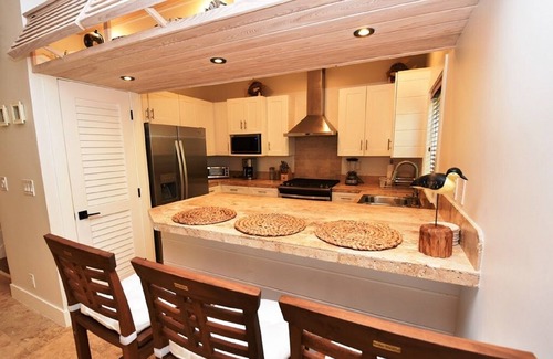 Dunmore Town House | Tropical Vacation at this Beautiful Town Home with Pool for the Holidays. #3