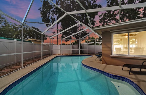 South Pinellas Community Council House | Tropical vacation home in St. Petersburg - only 5 minutes from the beach!