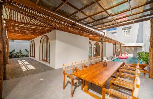 Son Tra Villa | Tropical Villa - Near My Khe Beach & City Center by The Key