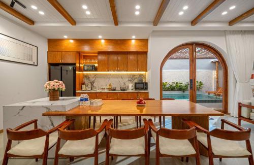 Son Tra Villa | Tropical Villa - Near My Khe Beach & City Center by The Key