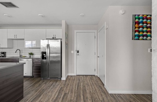 St. Petersburg - Clearwater Apartment | Tropicana Stadium 2 Bed In DWTWN W/Free Parking