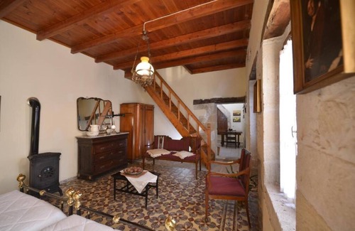 Archanes Hotel | Troullos Traditional Houses