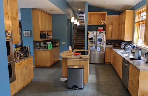 Trout Lake House | Trout Lake Treehouse - A large, splendid, and private mountain home!