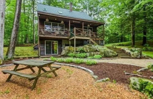 Moultonborough Cabin | Trout Pond House with Lake Kanasatka Beach access!