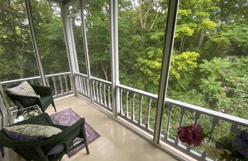 Harpers Ferry Apartment | Trouvaille House Sweet Suite