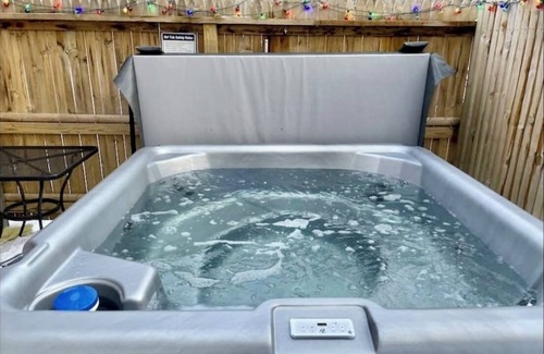 North Conway Cabin | Troy's Cabin in North Conway with Hot Tub