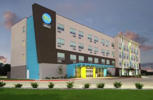 Bryan Hotel | Tru by Hilton Bryan College Station