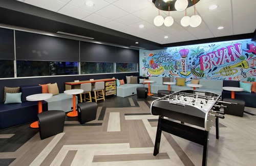 Bryan Hotel | Tru by Hilton Bryan College Station