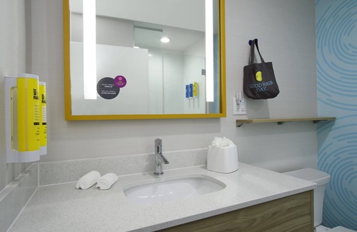 Bryan Hotel | Tru by Hilton Bryan College Station