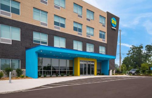 Novi Hotel | Tru By Hilton Novi Detroit
