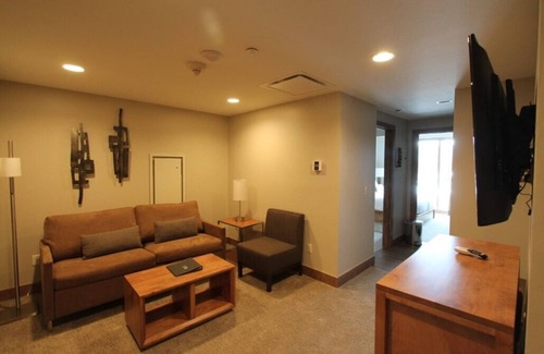 Peak 8 Apartment | TRUE 5 STAR STUDIO SKI IN-OUT FOR MARCH 29 THRU APRIL5 , 2025