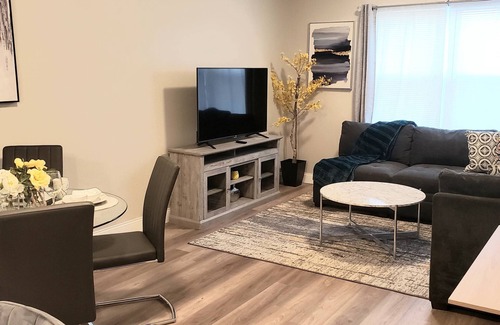 Newark Apartment | True Luxury/City View-Mins to DT/Free Parking
