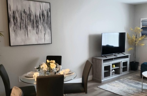 Newark Apartment | True Luxury/City View-Mins to DT/Free Parking