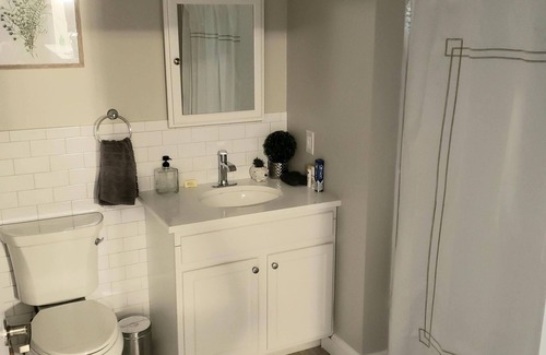 Newark Apartment | True Luxury/City View-Mins to DT/Free Parking
