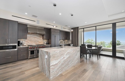 Newport Center Apartment | True Luxury Living in Fashion Island w/Elevator and Ocean Views