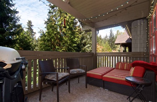 Blackcomb House | True Mountain Retreat. Quiet + Private. Professionally Managed + Cleaned