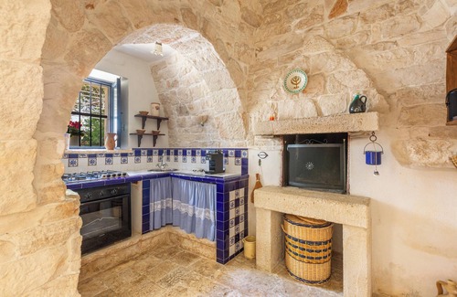 Martina Franca Cottage | Trullo del Sole by BarbarHouse