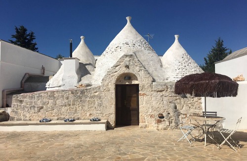 Ceglie Messapica House | Trullo holiday house Apulia with above ground pool
