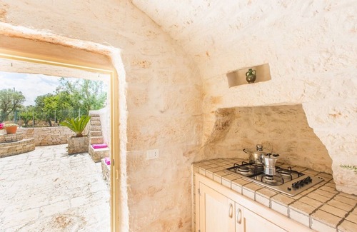San Michele Salentino Villa | Trullo Il Pioppo Gigante. Jacuzzi, Private garden, Sandy beaches at 15 km.