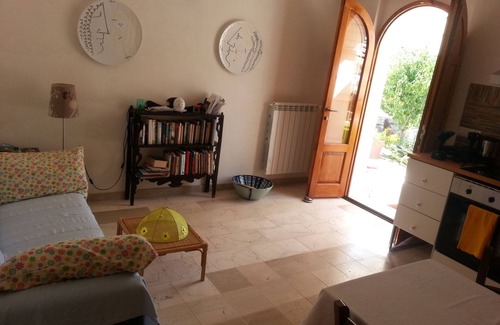 Ceglie Messapica Cottage | TRULLO in an evergreen olive grove in Salento, Apulia.
