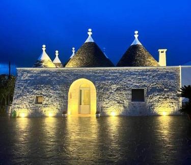 Specchiaruzzo House | Trullo in vigna