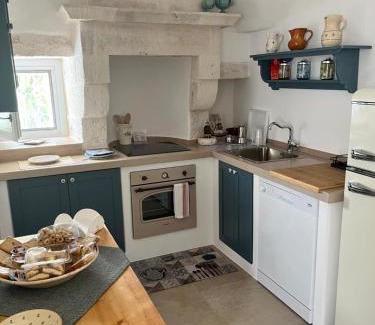 Specchiaruzzo House | Trullo in vigna