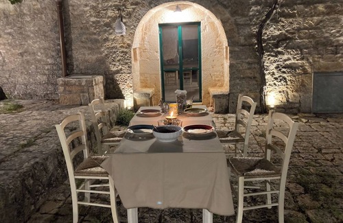 Cisternino House | TRULLO PIETRO, is nestled in the heart of the Itria Valley, precisely on the cic