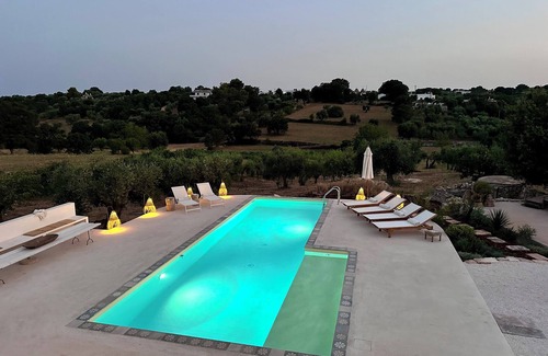 Specchiaruzzo Villa | Trullo Uccello - 3 bed with pool, air-con, large pool and stunning sunsets!