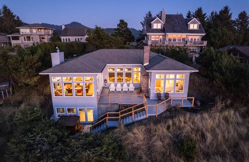 Woods House | Truly Epic Panoramic Ocean Views, Enormous Deck, Hot Tub, Chef's Kitchen, BBQ, Custom Local Art