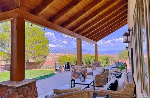 Rio Rancho House | Truly STUNNING~ Minutes to ABQ!VIEWS/Fireplace/Fire-Pit/Outdoor Mecca-Hot Tub!