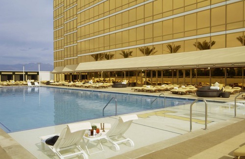 Las Vegas Apartment | Trump Tower High Floor with Strip & Sphere View