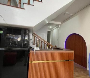 Nui Sam Hotel | Trung Hiếu Hotel - bên cạnh Miếu Bà Chúa Xứ