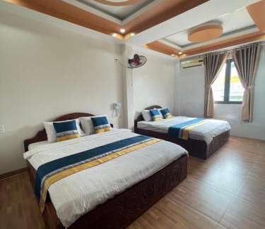 Nui Sam Hotel | Trung Hiếu Hotel - bên cạnh Miếu Bà Chúa Xứ