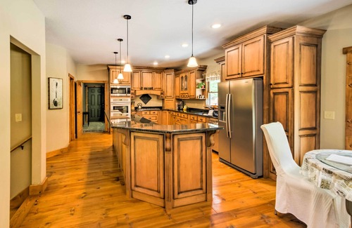 Lynn House | Tryon House w/Hot Tub - Near Equestrian Centers!