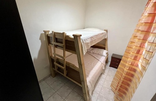 Luna Park House | Tucan Hostal