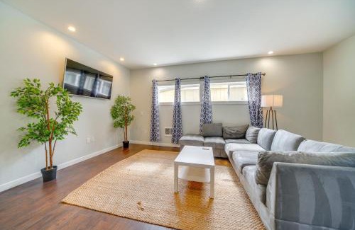 Tukwila House | Tukwila Townhome 12 Mi to Seattle!