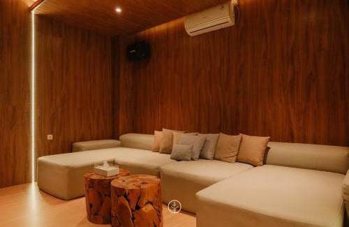 Bandung Villa | Tulip Hill View Villa 6 bedrooms with a private swimming pool and movie room