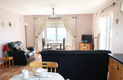 Moville House | TULLYALLY, family friendly, country holiday cottage in Redcastle