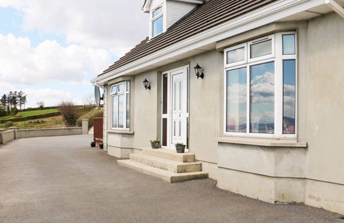 Moville House | TULLYALLY, family friendly, country holiday cottage in Redcastle