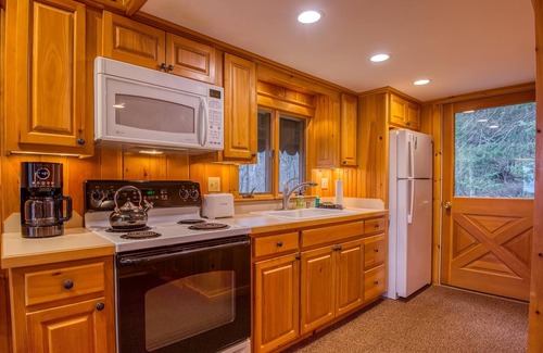 Rangeley House | Tumblehome Cabin | Chalet just a mile from downtown Rangeley and 6 miles to Saddleback