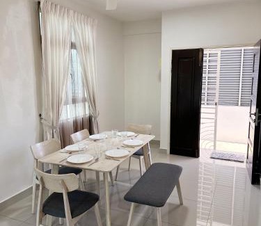 Bayan Lepas Apartment | TuR15 SPlCE 10pax 4room Private House
