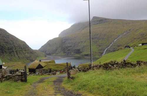 Streymoy House | Turf house in Saksun with panoramic view