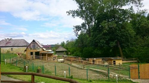 Ladomirov House | Turistická ubytovňa Jurčišin